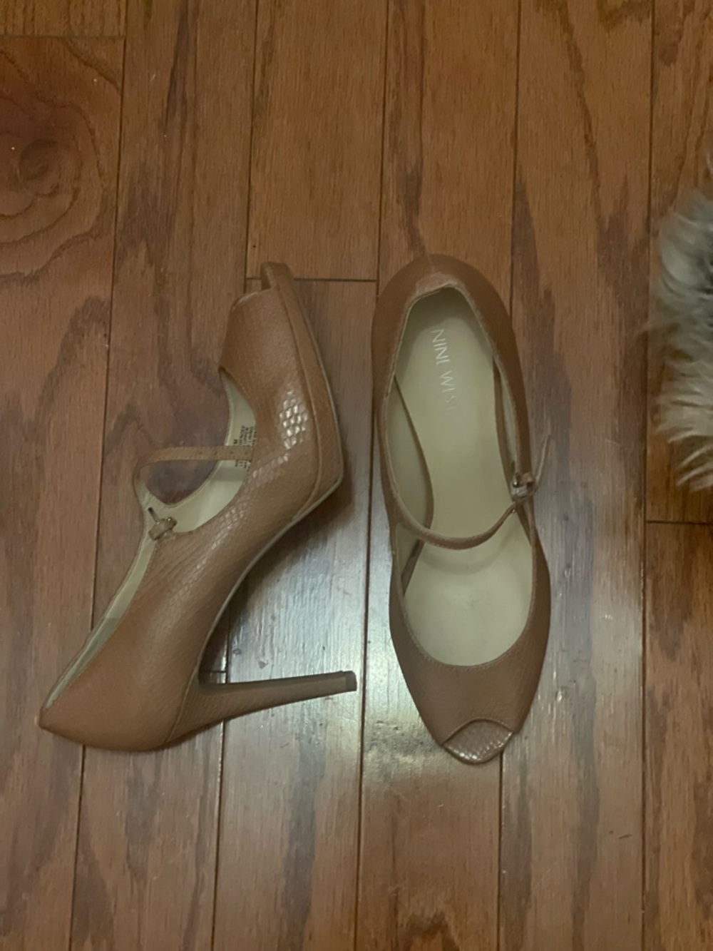 9west Leather Mary Jane Peep-Toe Heels size 11 ladies